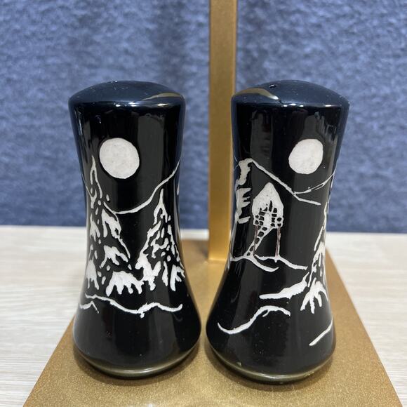 Set of Hand-Painted Ceramic Salt & Pepper Shakers w/ An Alaskan Holiday Theme - Picture 1 of 7